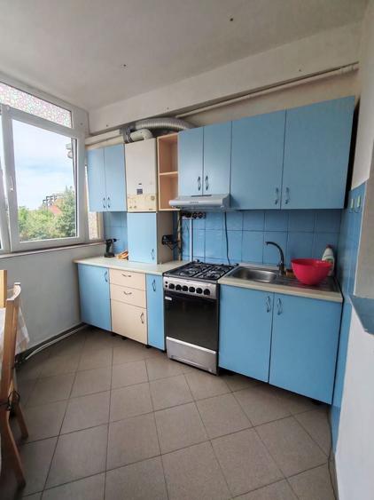 2 camere - zona hotel Diana - etaj 1/4 - mobilat si utilat - boxa si parcare - 5