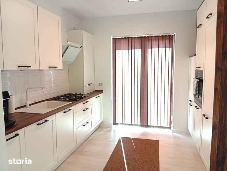 Casă cu 4 camere cu Teren 279 Mp în Vladimirescu