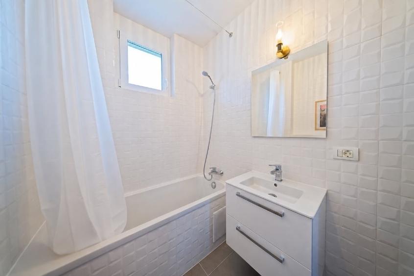 Apartament cu 2 camere decomandat în Podgoria