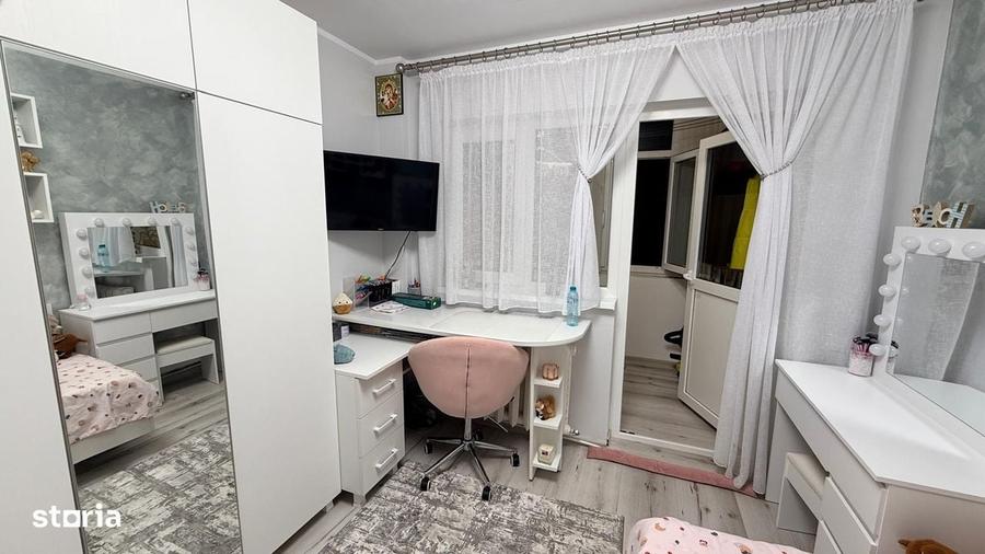 Apartament cu 4 camere decomandat în Central