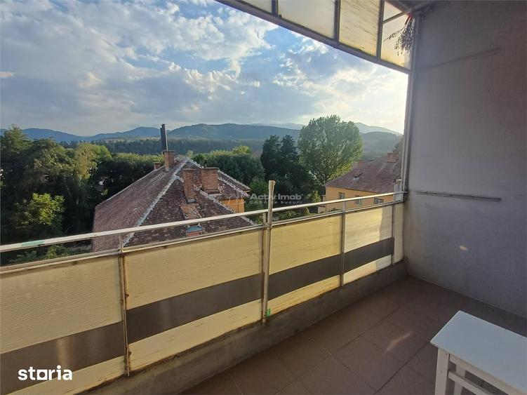 Apartament cu 2 camere decomandat în Central
