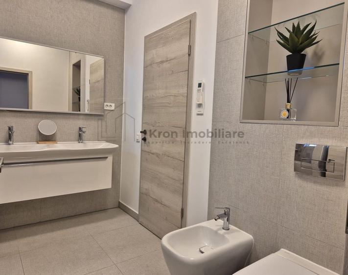 Apartament cu 3 camere decomandat, mobilat în Centură