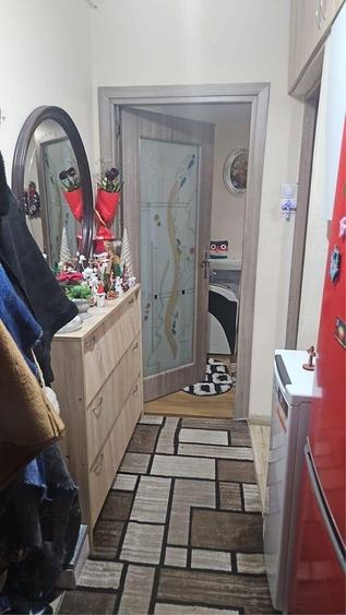 Apartament cu 2 camere, mobilat în Craiovița Nouă
