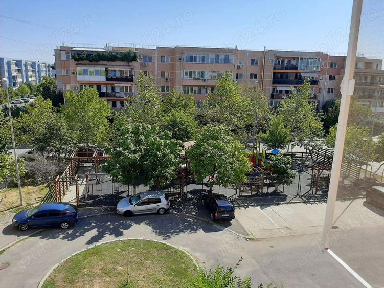 Apartament cu 3 camere decomandat în Drumul Taberei