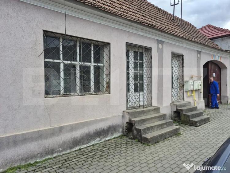 Casă cu 5 camere cu Teren 1025 Mp în Central