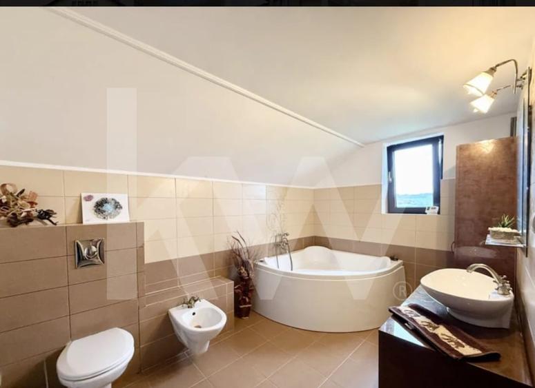 Casă individuală cu 4 camere cu Garaj în Sadu