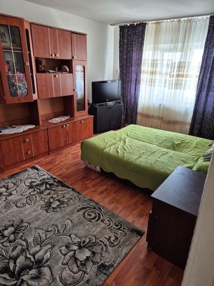 Apartament cu 2 camere decomandat în Exterior Vest