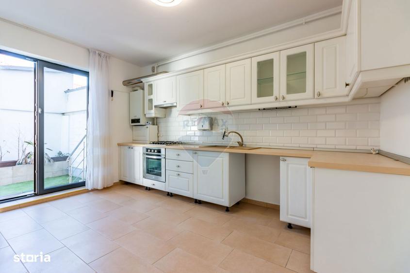 Apartament cu 3 camere, mobilat în Dămăroaia
