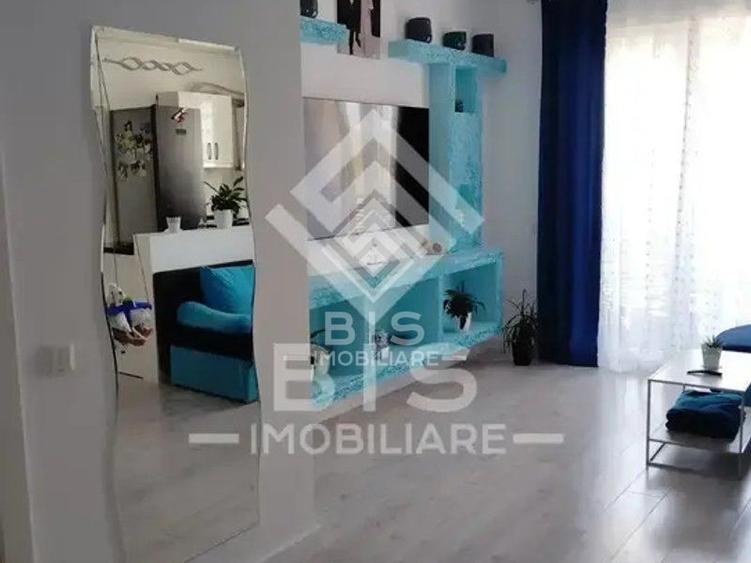 Apartament cu 3 camere semidecomandat în Cetății