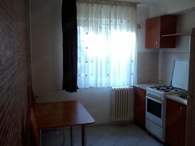 Garsonieră decomandată în Podu Roș