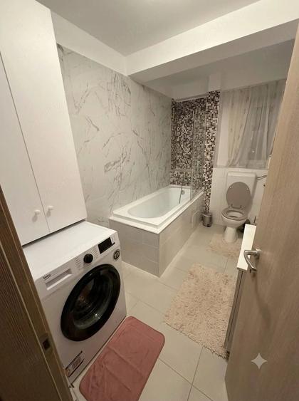Apartament cu 3 camere semidecomandat în Giulești