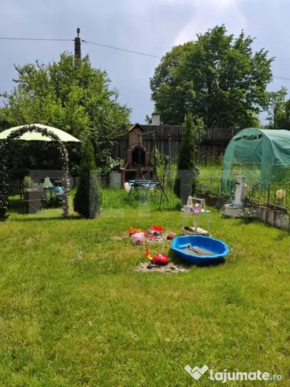 Casă cu 2 camere cu Teren 150 Mp în Zărnești