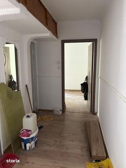 Apartament cu 3 camere semidecomandat în Central