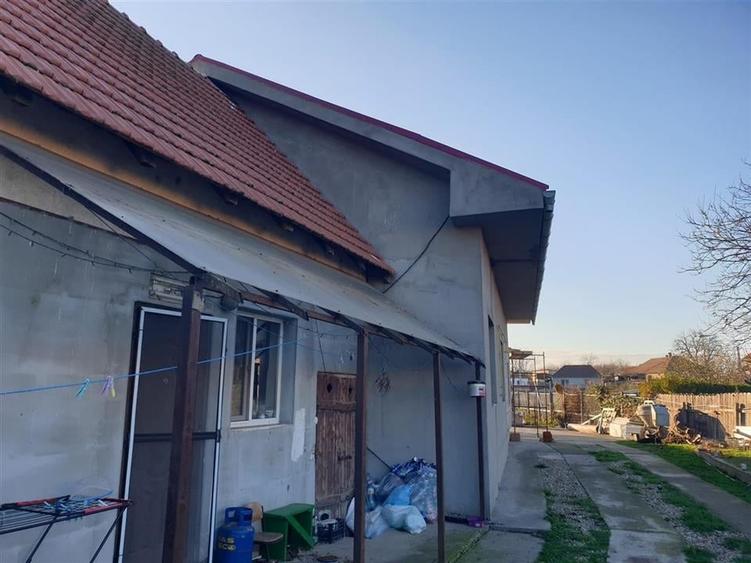 Casă individuală cu 5 camere cu Teren 1480 Mp în Biharia