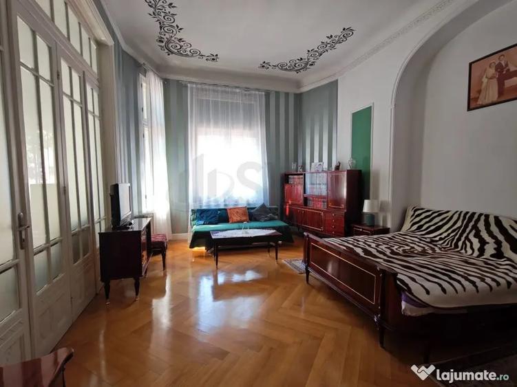 Apartament cu 4 camere semidecomandat în Dacia