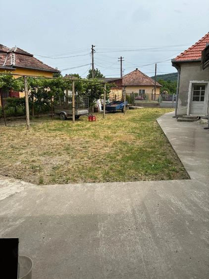 Casă cu 3 camere cu Teren 1645 Mp în Central