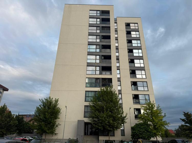 Apartament cu 3 camere semidecomandat, mobilat în Sălaj