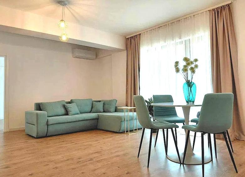Apartament cu 3 camere semidecomandat, mobilat în Pipera