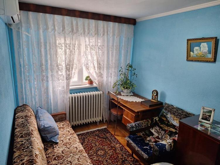 Apartament cu 3 camere decomandat în Plantelor