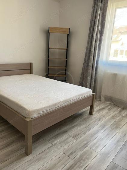 Apartament cu 3 camere semidecomandat în Florești