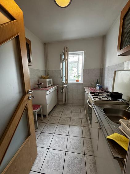 Apartament cu 2 camere decomandat în Podul de Fier