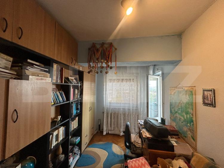 Apartament cu 3 camere decomandat, mobilat în Central