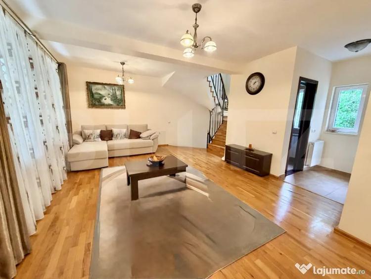 Casă cu 4 camere cu Teren 326 Mp în Cetate