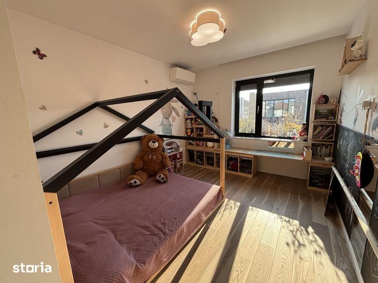 Casă cu 4 camere cu Teren 372 Mp în Corbeanca