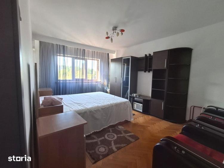 Apartament cu 3 camere decomandat în Brazda lui Novac