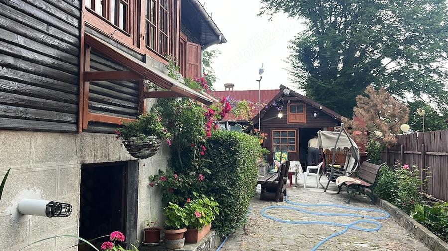 Casă cu Teren 270 Mp în Central