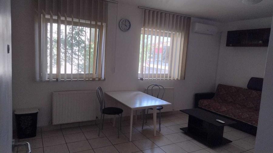 Casă cu 2 camere decomandat în Exterior Vest