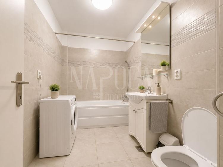 Penthouse cu 4 camere semidecomandat în Între Lacuri