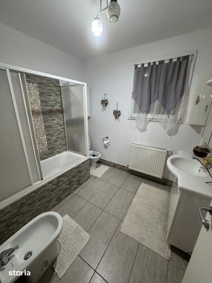 Casă cu 4 camere cu Teren 540 Mp în Calea București