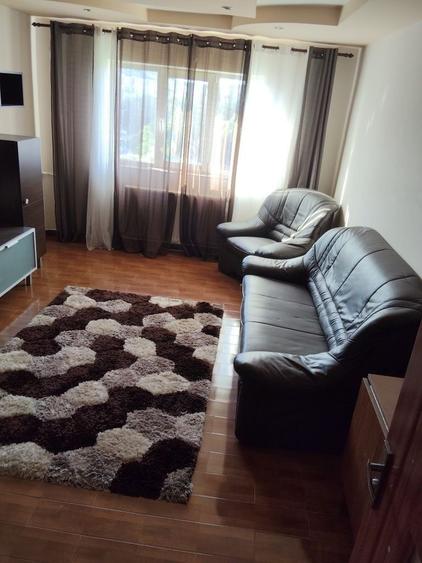 Apartament cu 3 camere decomandat în Micro 11