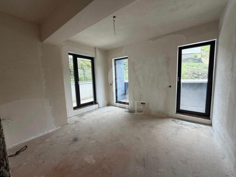 Apartament cu 3 camere semidecomandat în Zorilor