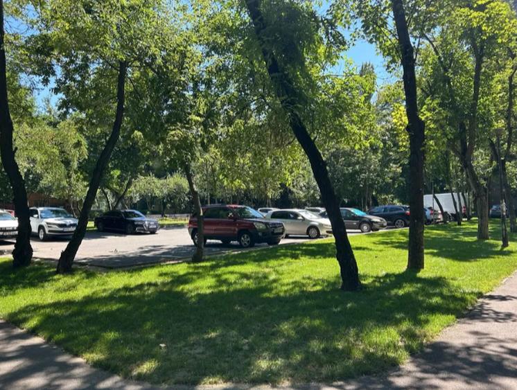 Apartament cu 2 camere decomandat în Drumul Taberei