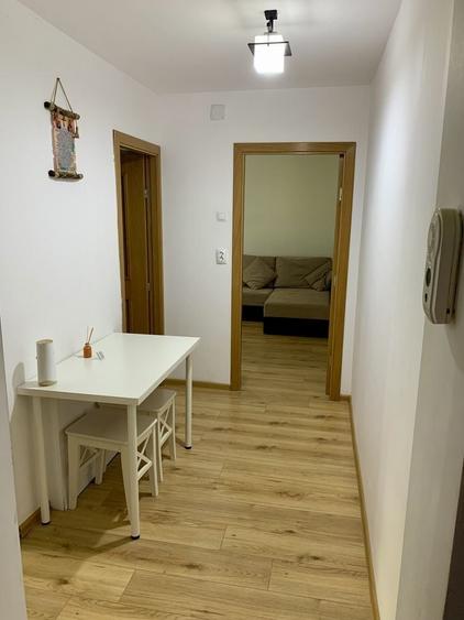 Apartament cu 2 camere semidecomandat în Malu Roșu