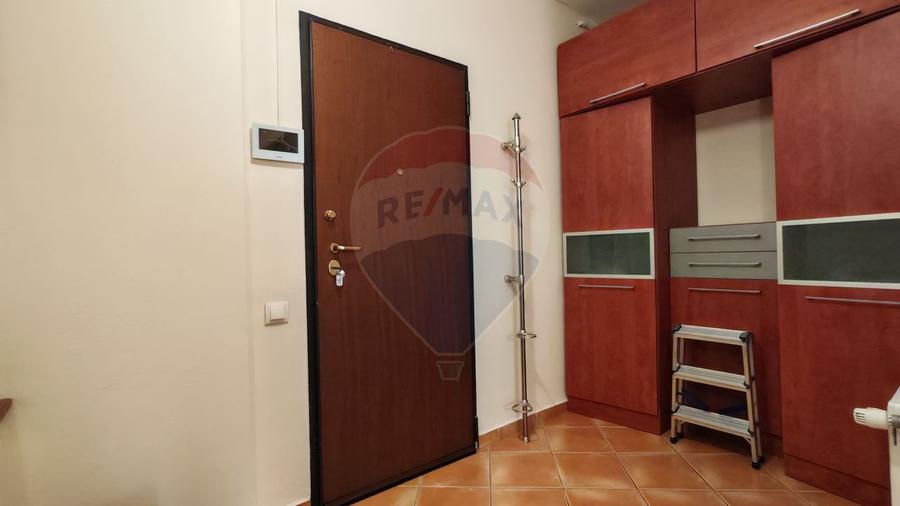 Apartament cu 3 camere decomandat, mobilat în Arcul de Triumf