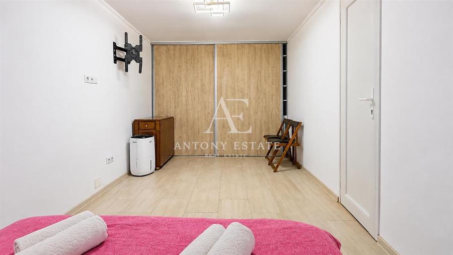 Apartament cu 3 camere decomandat, mobilat în Central