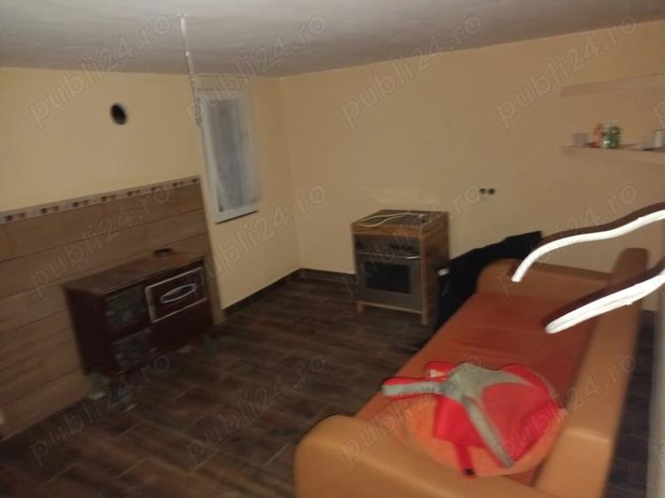Casă cu 1 camere cu Teren 4000 Mp în Central