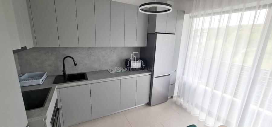 Apartament cu 3 camere decomandat în Tudor