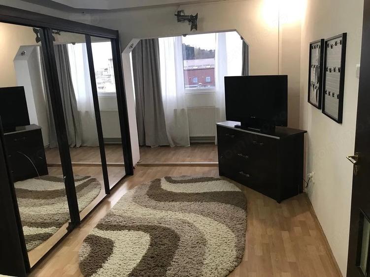 Garsonieră decomandată în Calea București