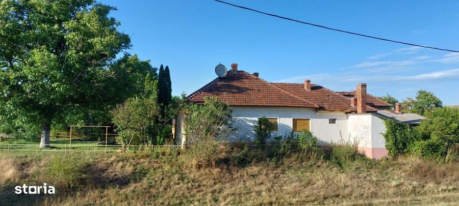 Casă cu 3 camere în Uileacu de Beiuș
