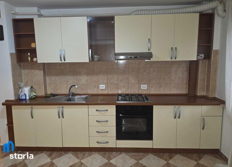 Apartament cu 3 camere decomandat, mobilat în Central
