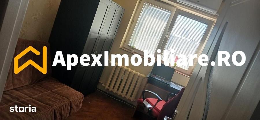 Apartament cu 3 camere semidecomandat în Grivița
