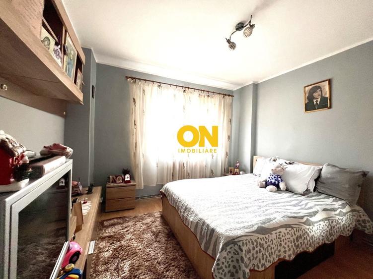 Apartament cu 4 camere decomandat, mobilat în Cetate