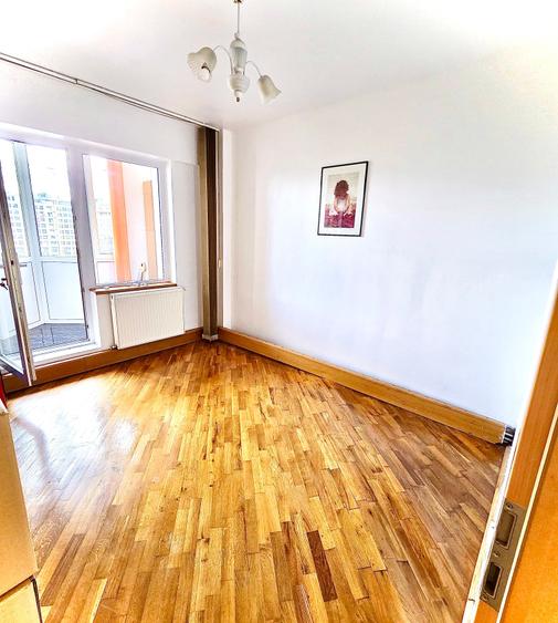 Apartament cu 3 camere decomandat în Centrul Civic