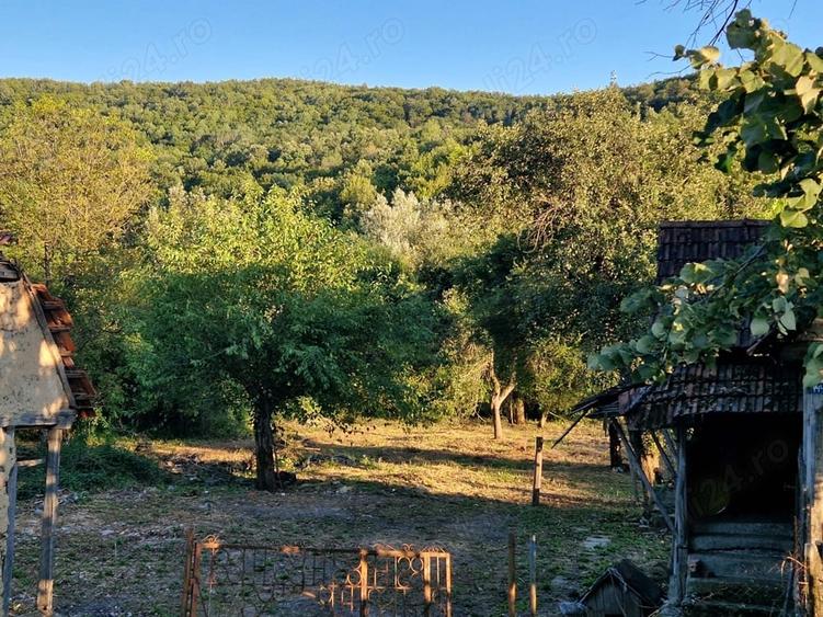 Casă cu 3 camere în Căpruța