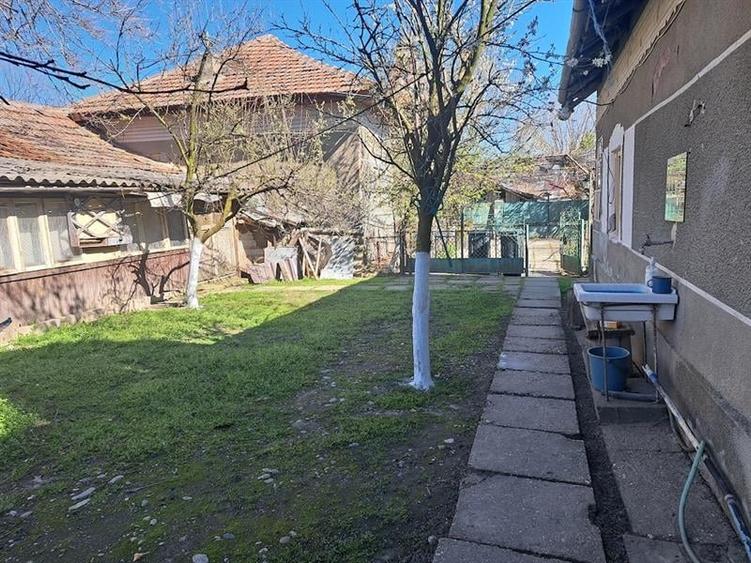 Casă individuală cu 5 camere cu Teren 780 Mp în Urzica Mare