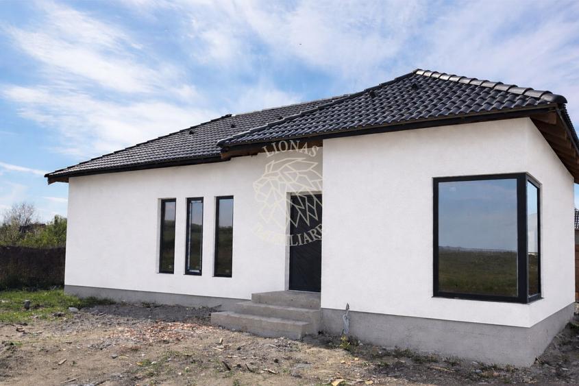 Casă individuală cu 4 camere cu Teren 670 Mp în Unirea